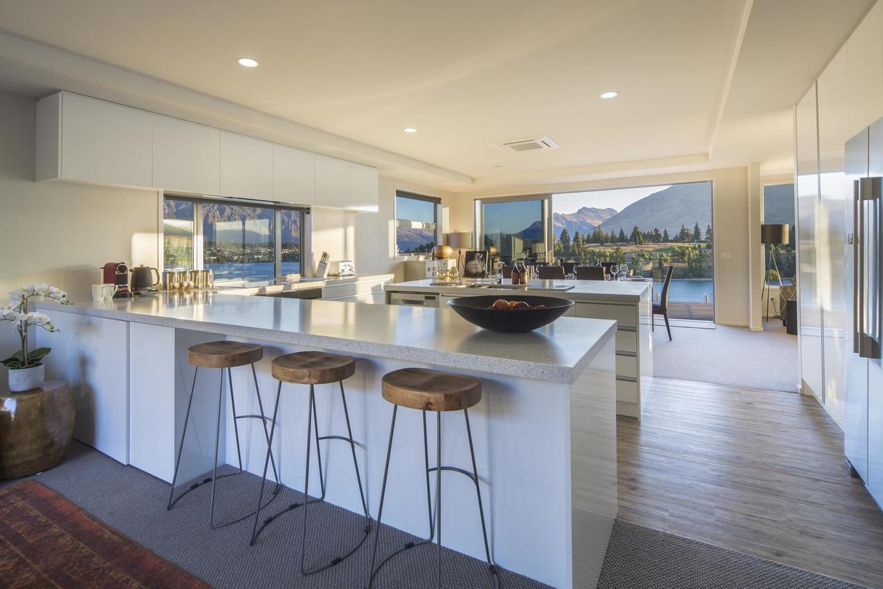 Lakefront Luxury By Amazing Accom Queenstown Extérieur photo