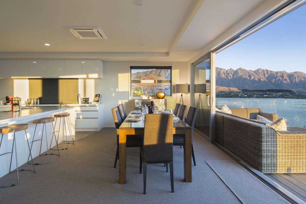 Lakefront Luxury By Amazing Accom Queenstown Extérieur photo