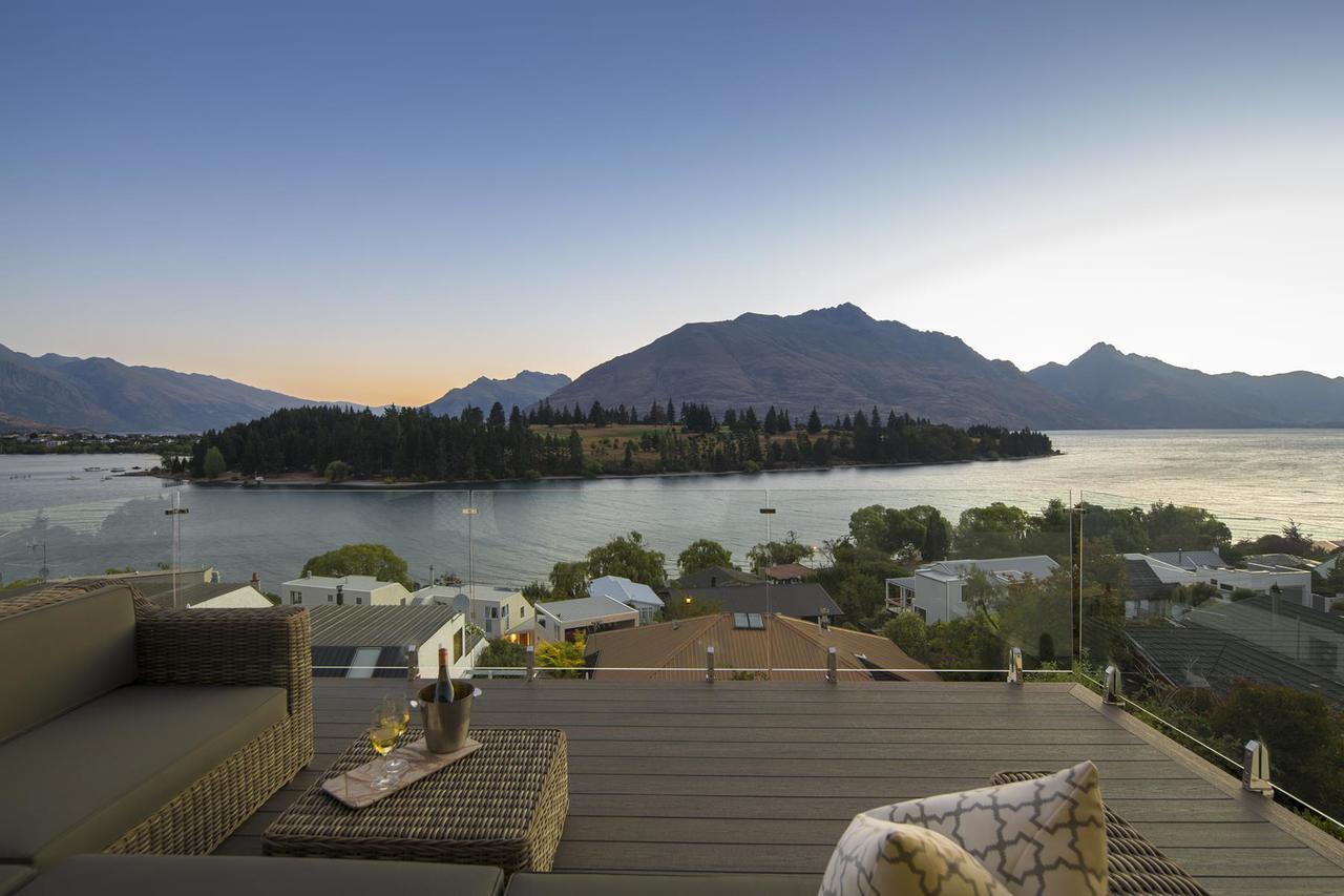Lakefront Luxury By Amazing Accom Queenstown Extérieur photo