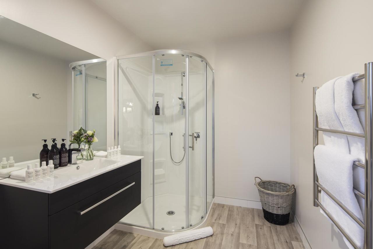 Lakefront Luxury By Amazing Accom Queenstown Extérieur photo